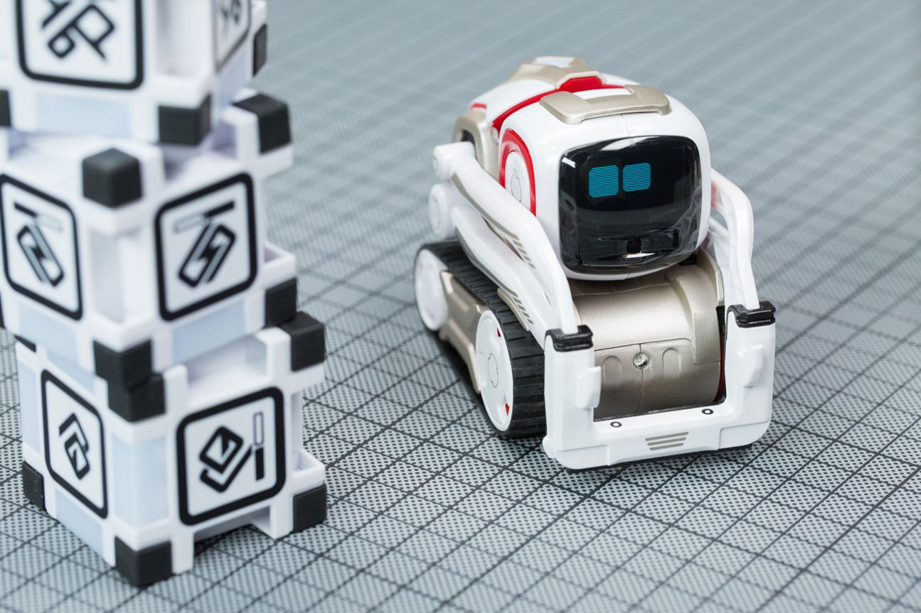 Anki Cozmo