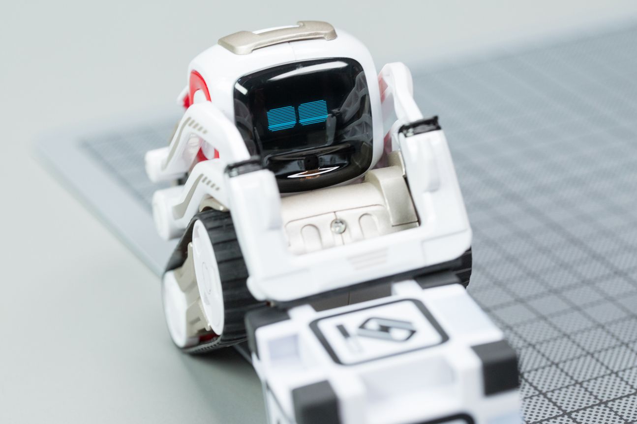 Anki Cozmo