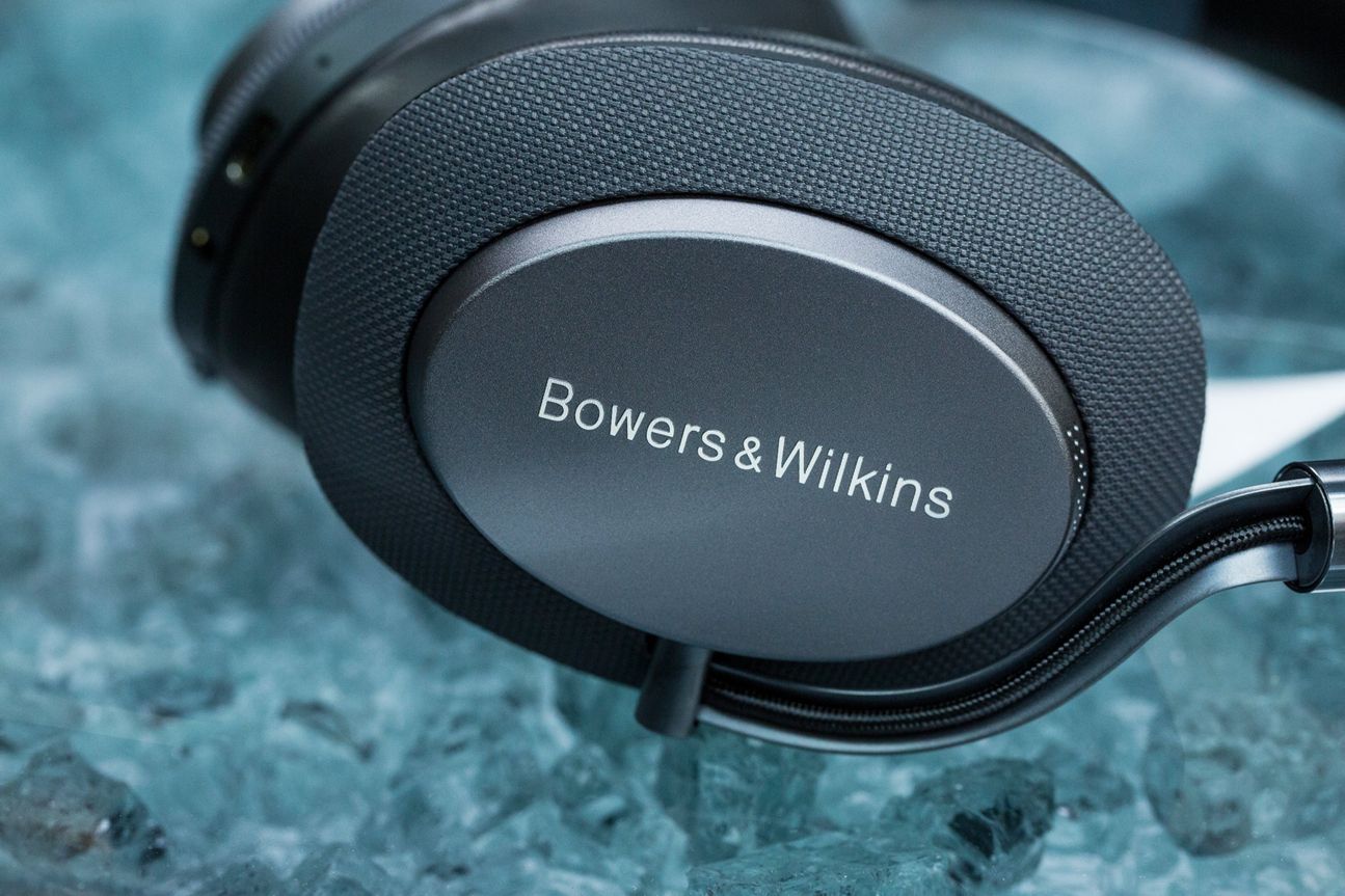 Bowers & Wilkins PX