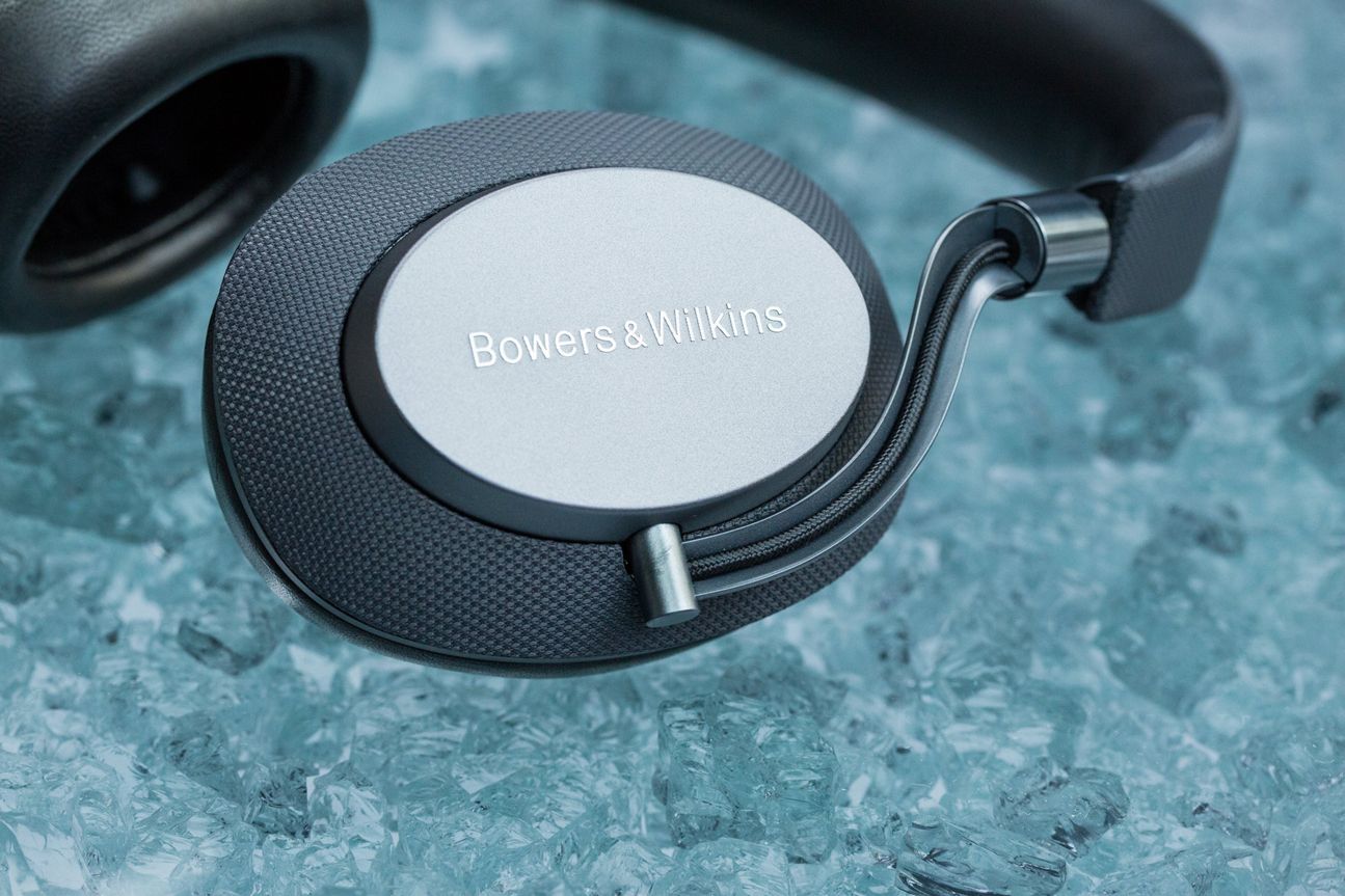 Bowers & Wilkins PX