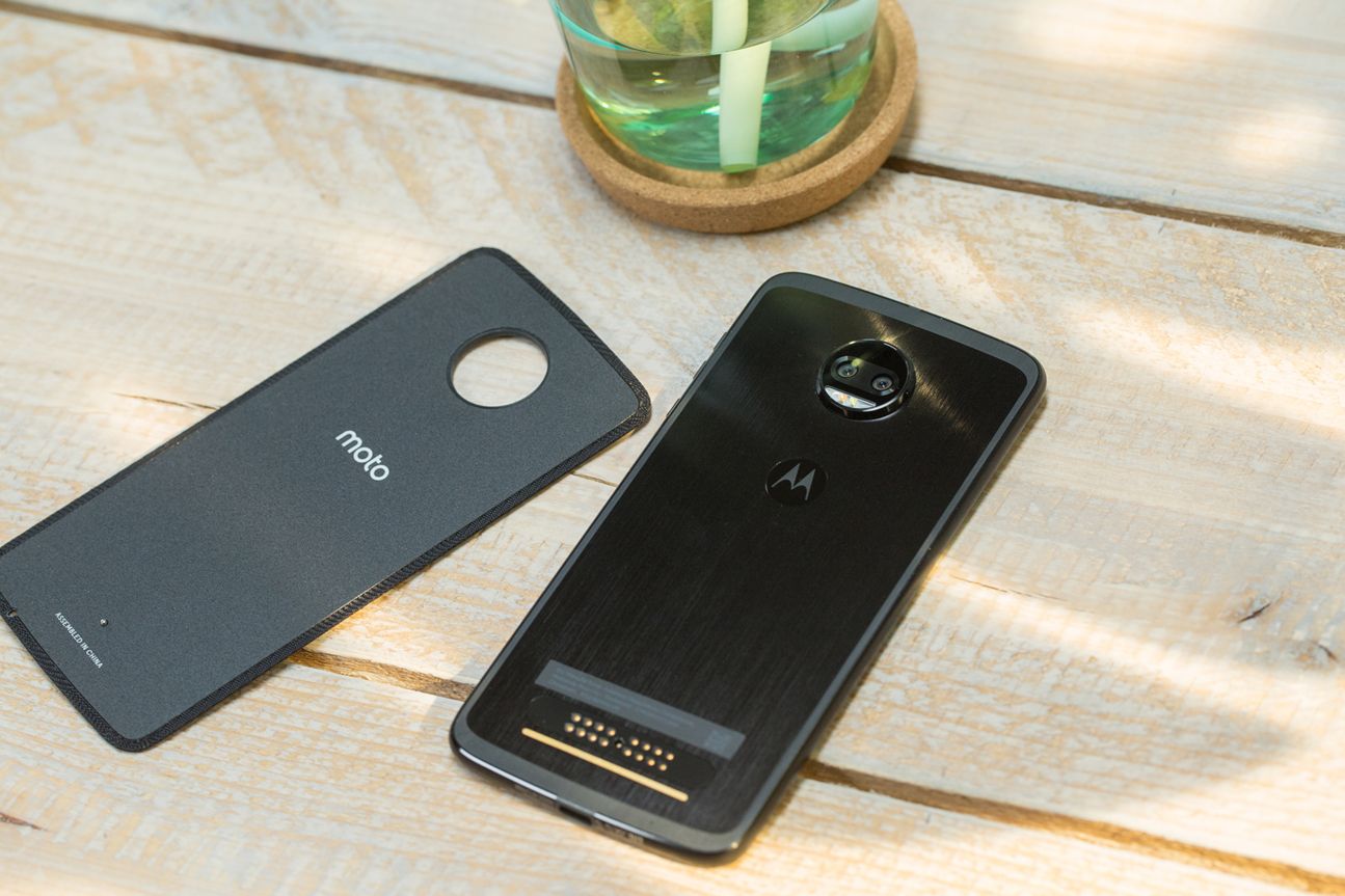 Moto Z2 Force