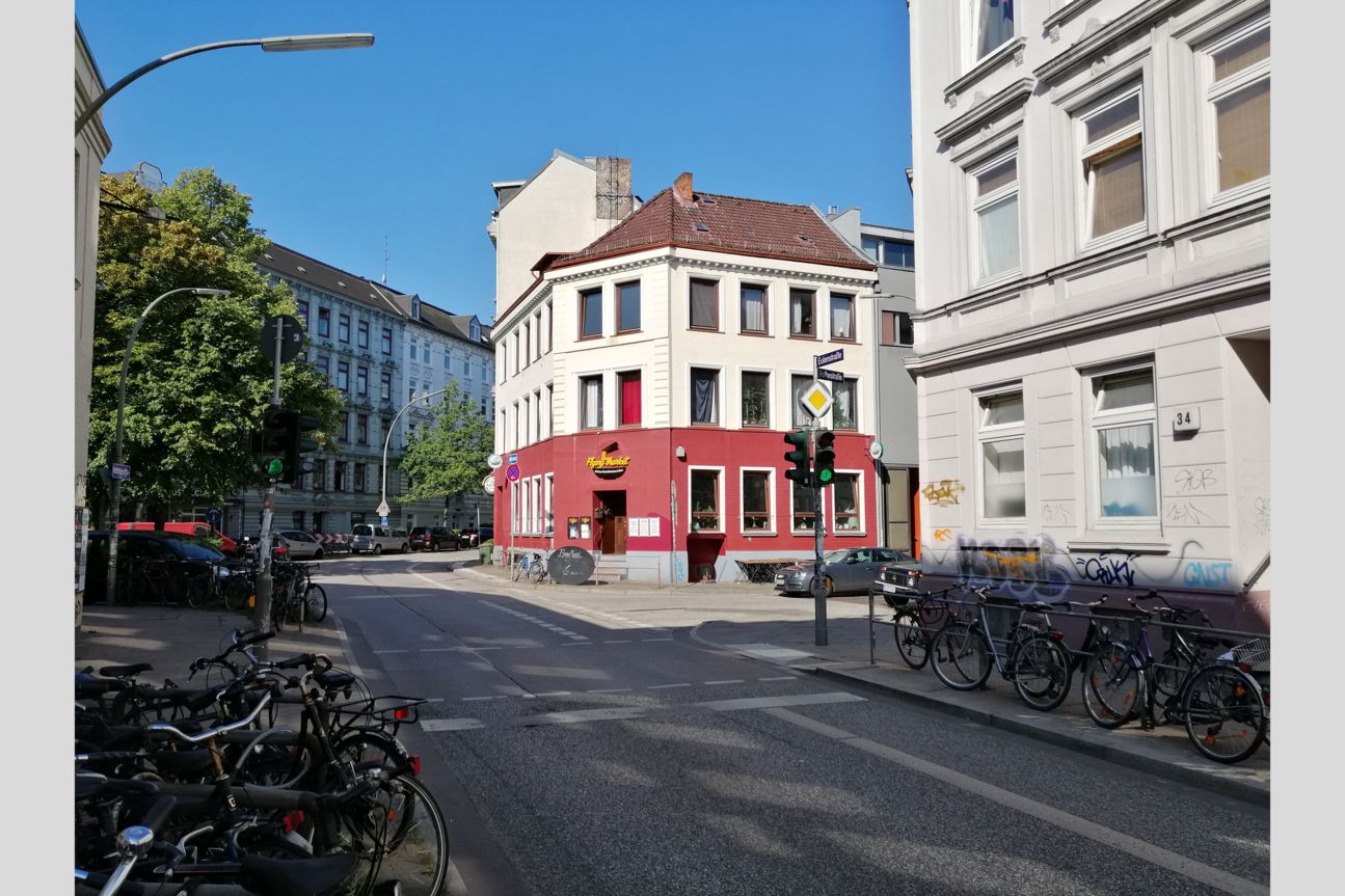 Ampel an Straßenkreuzung