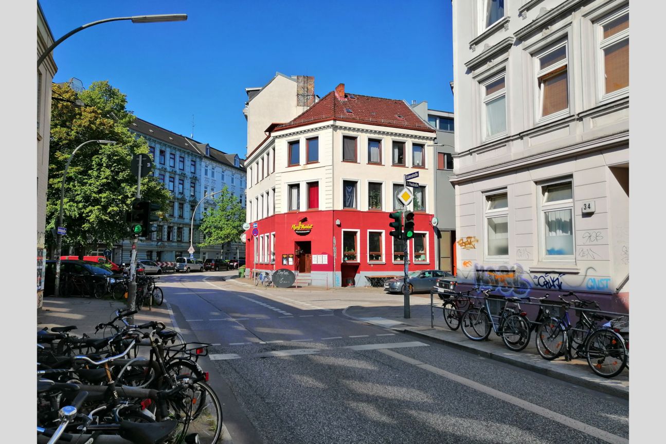 Ampel an Straßenkreuzung