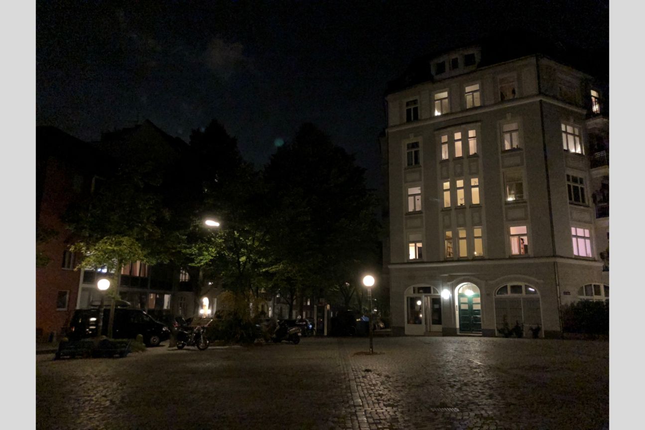 Ein Platz bei Nacht