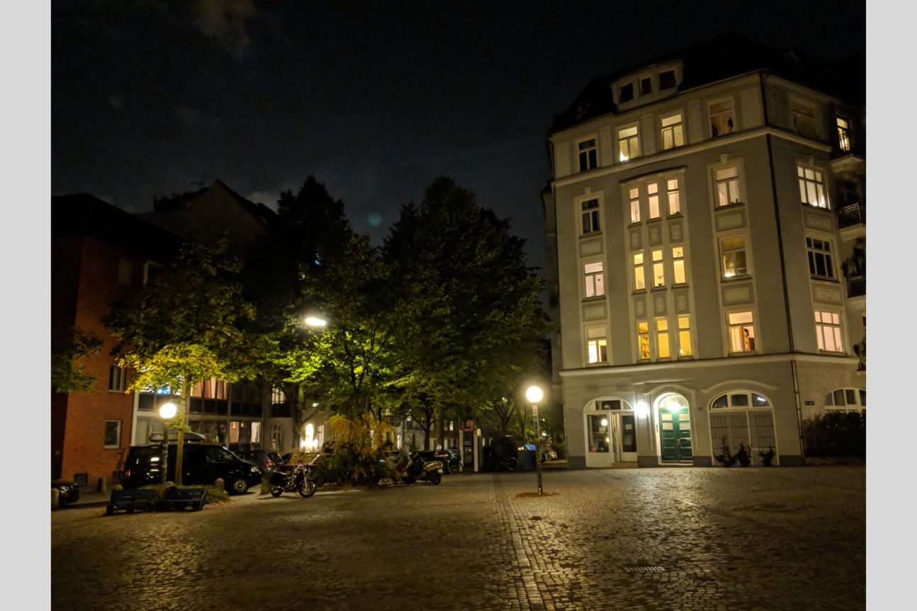 Ein Platz bei Nacht