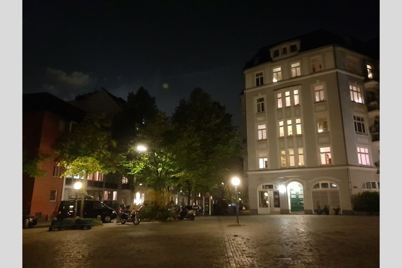 Ein Platz bei Nacht