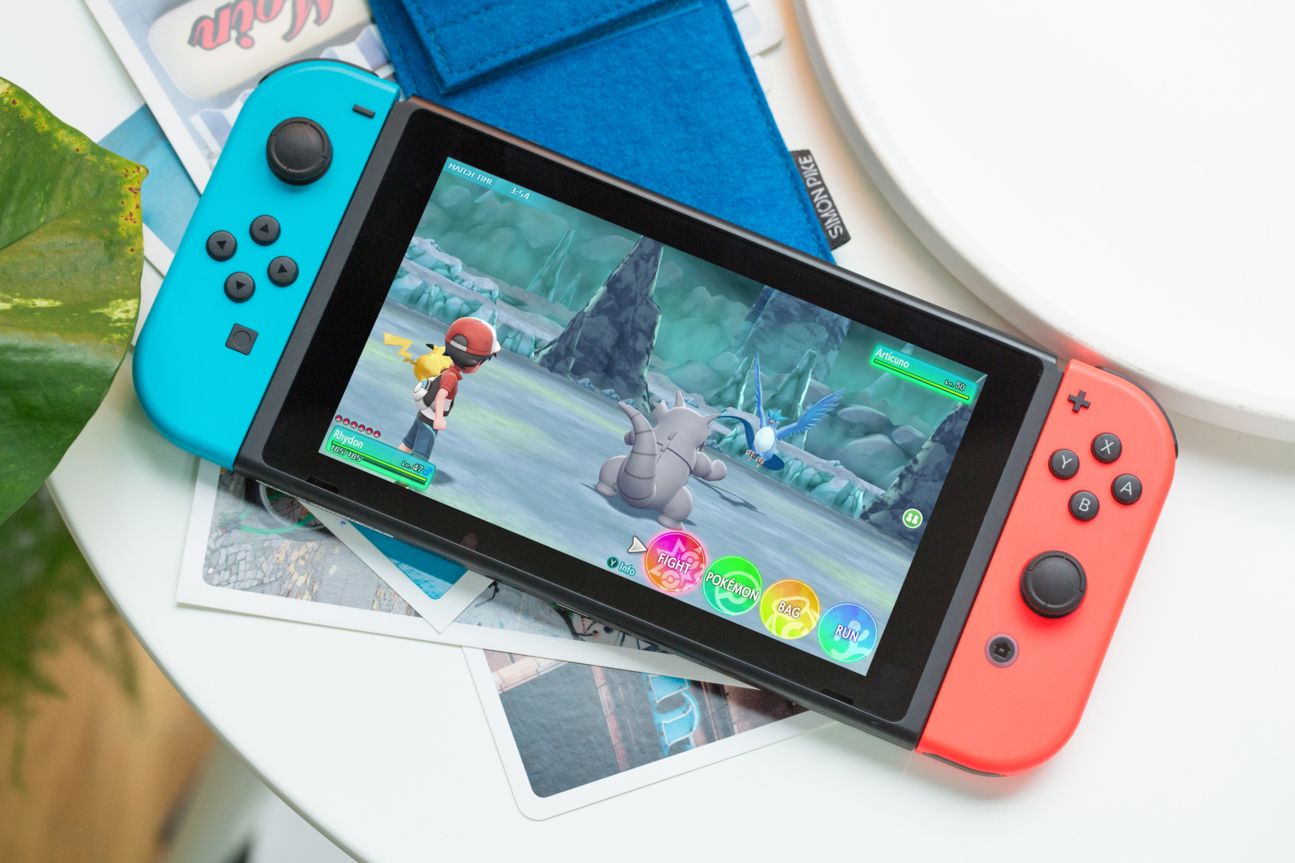 Nintendo Switch auf einem Tisch