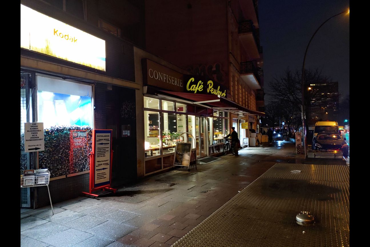 Schaufenster bei Nacht