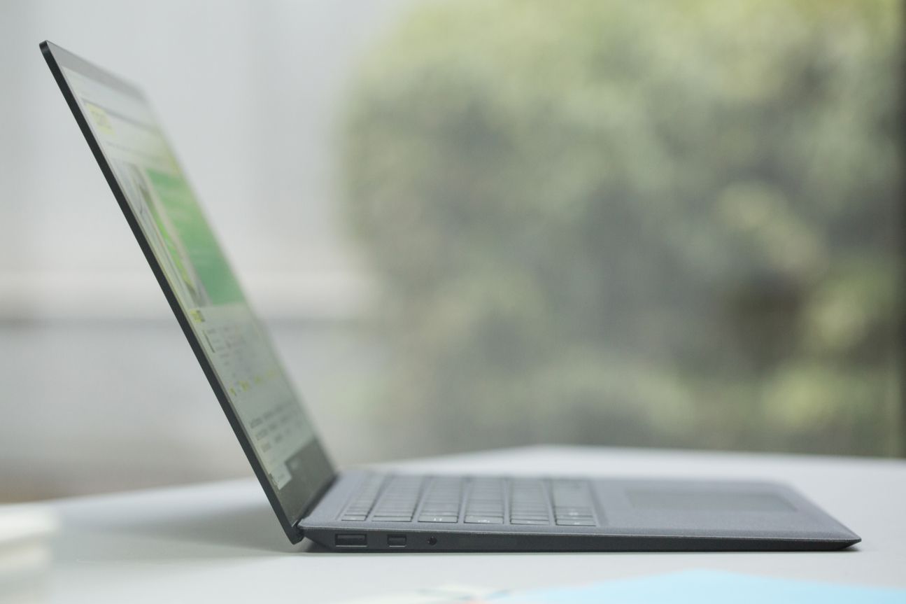 Surface Laptop 2