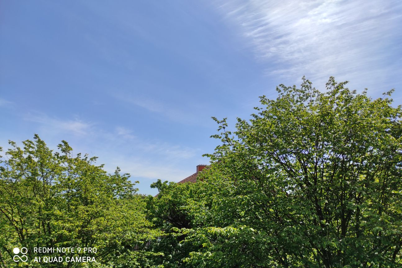 Redmi Note 9 Pro blauer Himmel