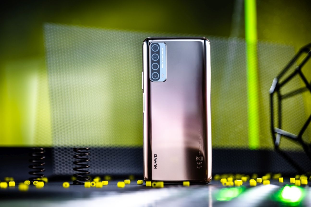 Rückseite des Huawei P Smart 2021 samt Vierfach-Kamera.