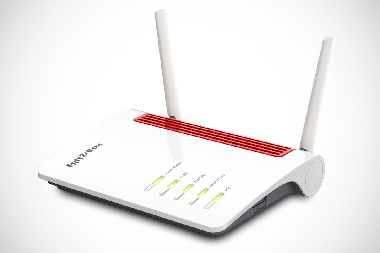 LTE-Router Fritz!box 6850 LTE mit angeschlossenen Mobilfunkantennen