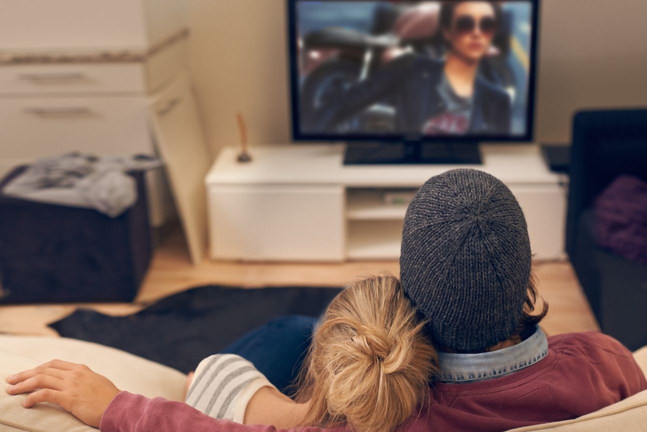 Mit Netflix, o2 TV und Co. lassen sich daheim gemütlich Serien streamen