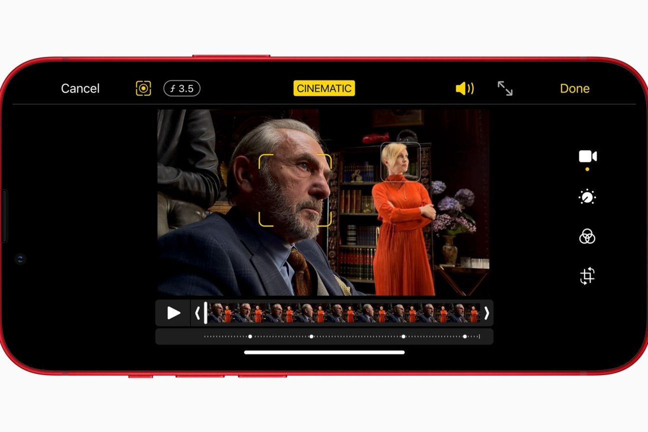Apple_iphone13_cinematic-mode_09142021