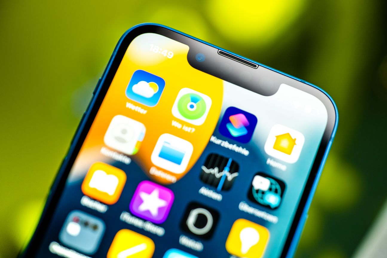 iphone 13 mini Notch