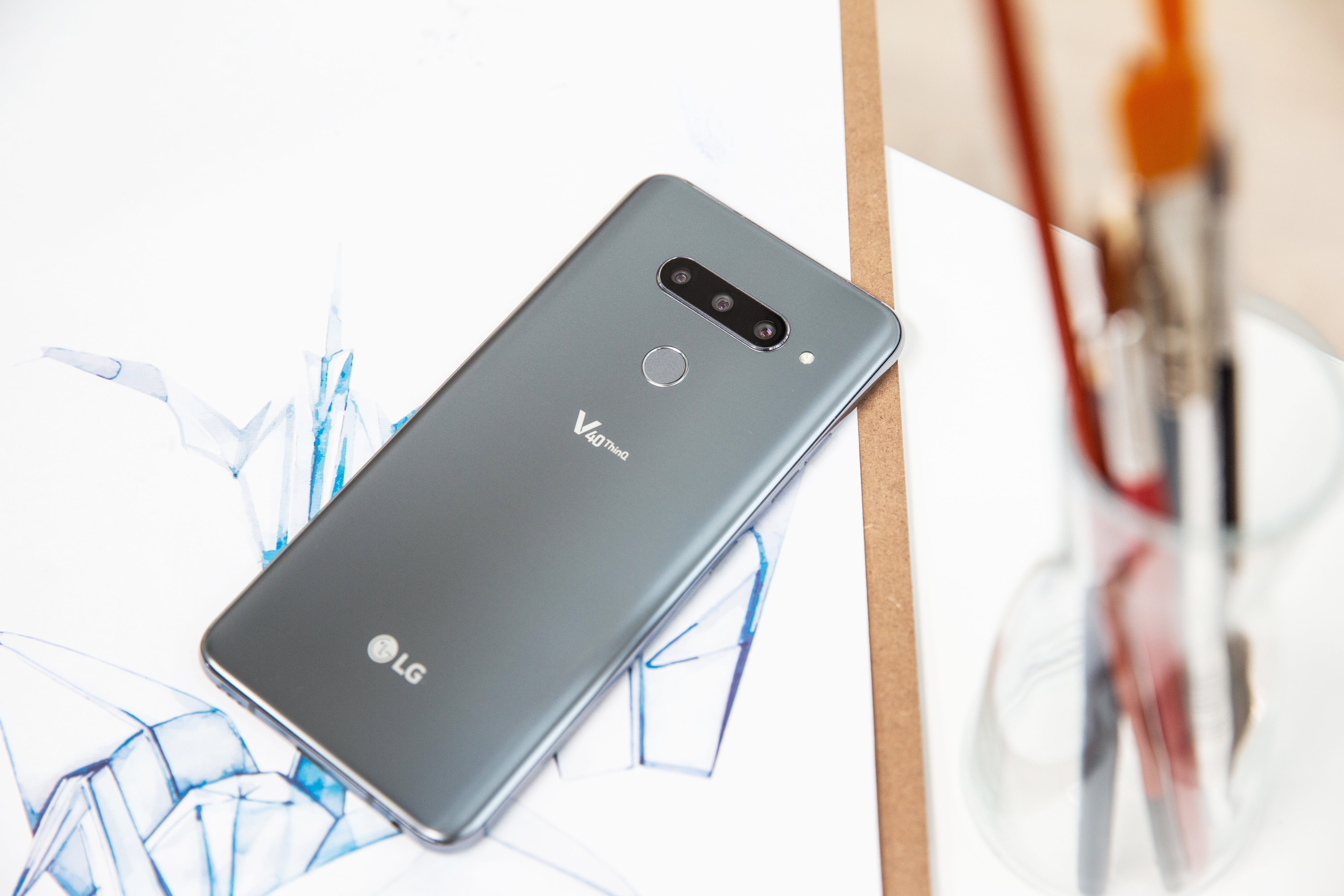 LG V40