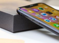 Das iPhone Xr hat ein flaches Display, beim iPhone 2020 könnte das anders werden