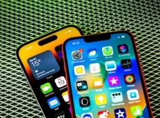 iPhone 14 mit Notch und iPhone 14 Pro mit Dynamic Island