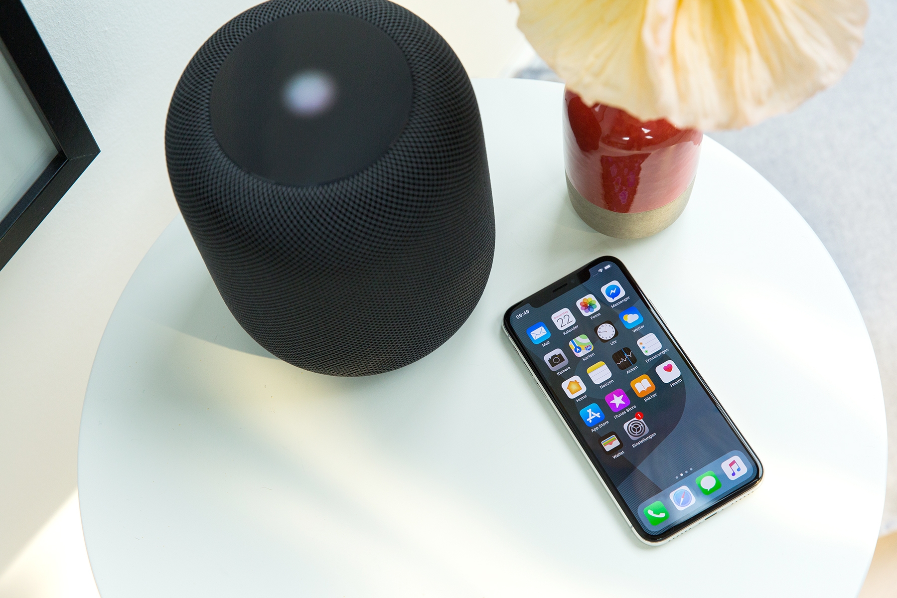 Apple HomePod - iPhone X